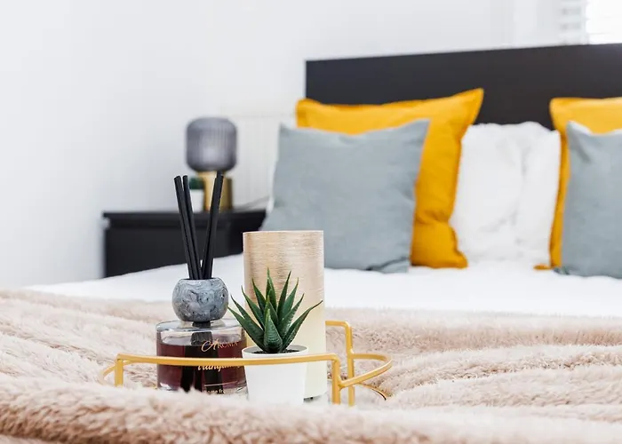Stylish Apartment Opposite Westfields