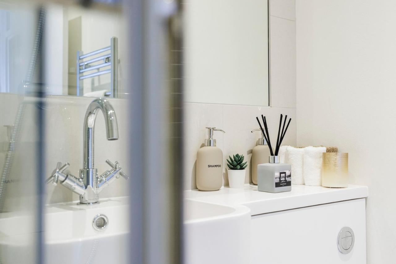 Stylish Opposite Westfields Appartement