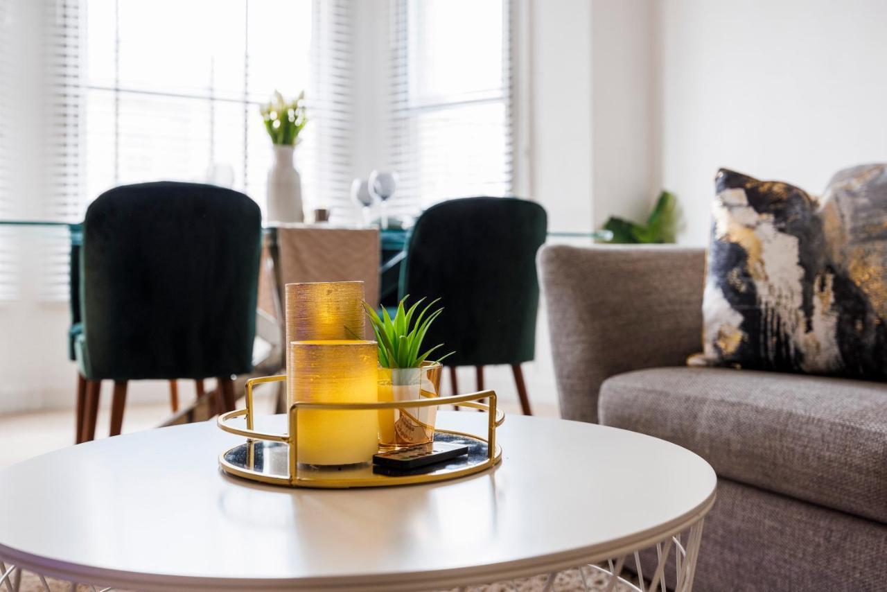 Appartement Stylish Opposite Westfields